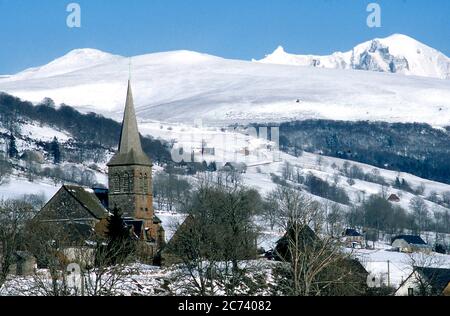 Village de Chastreix in Regional Natural Park of the Auvergne volcanoes, Puy de Dome, Auvergne-Rhone-Alpes, France Stock Photo
