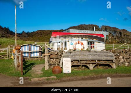 Ice cream shack, Calgary Bay, Calgary, a hamlet on the northwest coast of the Isle of Mull, Argyll and Bute, Scotland, United Kingdom. Stock Photo