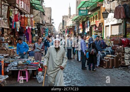 Street market along Muski in the Khan el-Khalili quarter of Islamic Cairo, Egypt Stock Photo