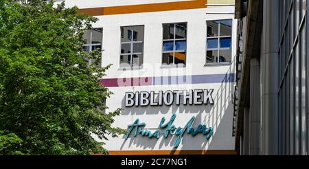 Berlin, Germany. 14th July, 2020. The library of Anna Segher in the Linden-Center at Prerower Platz in Hohenschönhausen. Credit: Jens Kalaene/dpa-Zentralbild/ZB/dpa/Alamy Live News Stock Photo