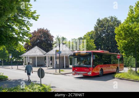 Deutschland, Nordrhein-Westfalen, Hochsauerlandkreis, Eslohe, Busbahnhof Stock Photo