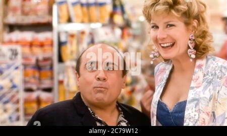 TWINS, Danny DeVito, Chloe Webb, 1988, (c)Universal Pictures/courtesy