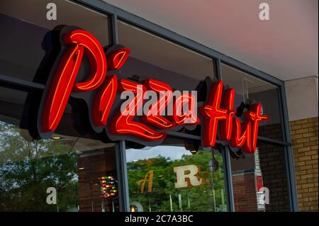 Staines-upon-Thames, Surrey, UK. 15th July, 2020. Pizza Hut at the Two Rivers Shopping Mall in Staines, Surrey has reopened following the Coronavirus lockdown. Credit: Maureen McLean/Alamy Stock Photo