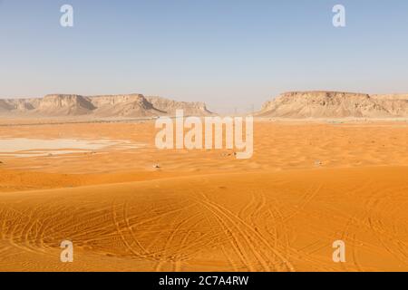 A desert landscape south-east of Riyadh, Saudi Arabia Stock Photo - Alamy