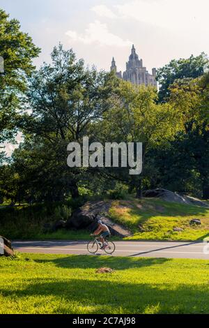 New York, NY, USA - July 21, 2019: Cyclists in Central Park Stock Photo