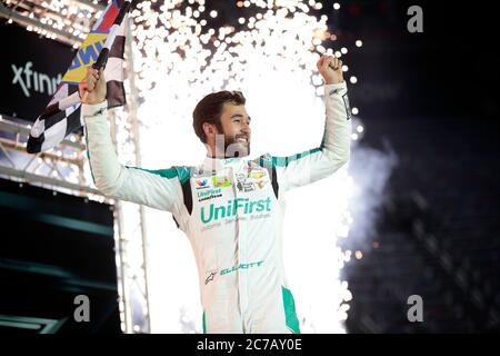 Bristol, Tennessee, USA. 15th July, 2020. Chase Elliott (9) wins the NASCAR All-Star Race at Bristol Motor Speedway in Bristol, Tennessee. Credit: Stephen A. Arce/ASP/ZUMA Wire/Alamy Live News Stock Photo