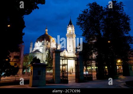 San Manuel y San Benito church from El Retiro park, night view. Madrid, Spain. Stock Photo