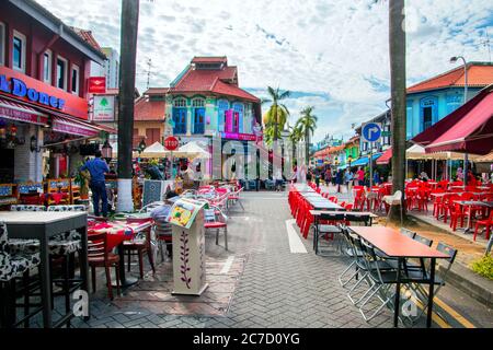 tourists walking in the famous colourful streets of Sultan Mosque (Masjid Sultan)  area,kampong glam,Singapore,asia,PRADEEP SUBRAMANIAN Stock Photo