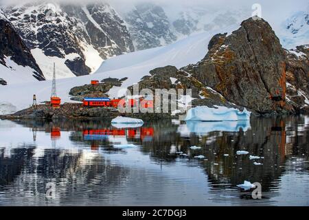 Almirante Brown station Argentinian summer base in the Antarctic Peninsula Antarctica Polar Regions, Antarctica, Paradise Harbour aka Paradise Bay. Ar Stock Photo