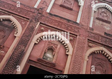 Closeup shot of Red fort in Agra, Facade during daytime