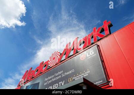 chrysant Miles speer Media Markt sign at store. Media Markt is a German multinational chain of  stores selling consumer electronics with over 1000 stores in Europe Stock  Photo - Alamy