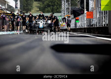 Hungaroring, Budapest, Hungary. 16th July, 2020. F1 Grand Prix of Hungary, drivers arrival and track inspection day; Mechanic of Williams Racing Credit: Action Plus Sports/Alamy Live News Stock Photo