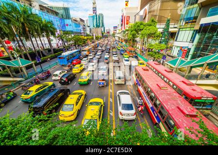 BANGKOK, THAILAND - DECEMBER 16, 2018 - Area in front of Central World Shopping Mall. Heavy Traffic on Ratchadamri Road on December 16, 2018 in Bangko Stock Photo