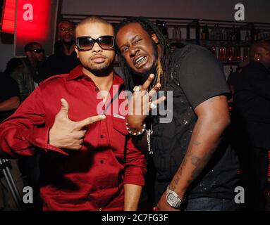 Singer Raz B Singer Raz B (l) on the set of the