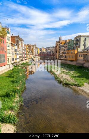 Europe, Spain, Catalonia, Girones, Girona, old town, view of the colorful house facades of the Jewish Quarter on the Onyar River Stock Photo