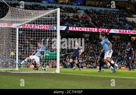 19th February 2020, Etihad Stadium, Manchester, England; Premier League, Manchester City v West Ham United : Rodri (16) of Manchester City scores in the 30th minute to make it 1-0 to City Stock Photo