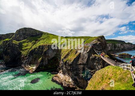 Carrick-a-Rede Rope Bridge near Ballintoy in County Antrim, Northern Ireland Stock Photo