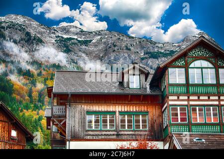Beautiful houses in Brauhof village.  Charming morning on the lake Grundlsee Location: resort Grundlsee, Liezen District of Styria, Austria, Alps. Stock Photo