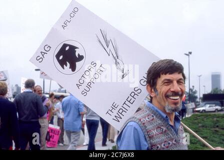 Leonard Nimoy of Star Trek fame joins the picket line for striking members of the Writer's Guild outside CBS Television City in Hollywood, CA Stock Photo