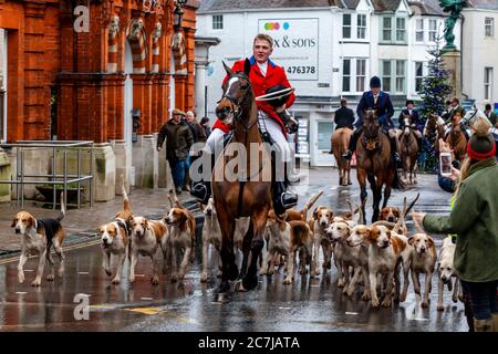 The Southdown and Eridge Hunt Arrive For Their Annual Boxing Day Meet, Lewes, East Sussex, UK
