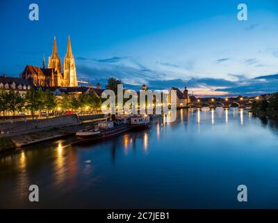 Regensburg, old town, dusk, cathedral, stone bridge, Danube, Bavaria, Germany