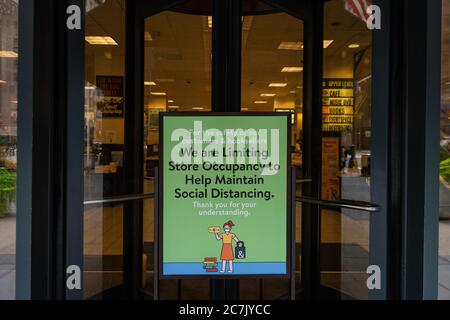 A Barnes & Noble sign advises its customers that the chain is limiting store ocupancy on July 17, 2020, in New York City. (Photo by Gabriele Holtermann/Sipa USA) Credit: Sipa USA/Alamy Live News Stock Photo