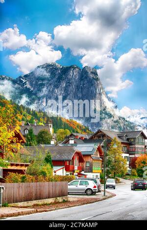 Beautiful houses in Brauhof village.  Charming morning on the lake Grundlsee Location: resort Grundlsee, Liezen District of Styria, Austria, Alps. Stock Photo