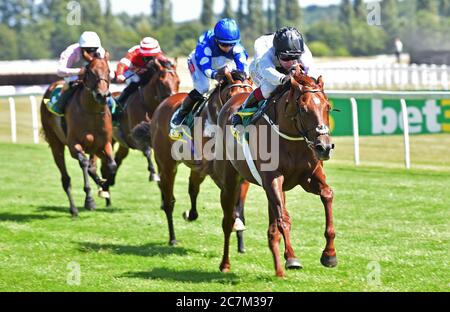 Method ridden by Oisin Murphy wins The bet365 Rose Bowl Stakes at Newbury Racecourse. Stock Photo