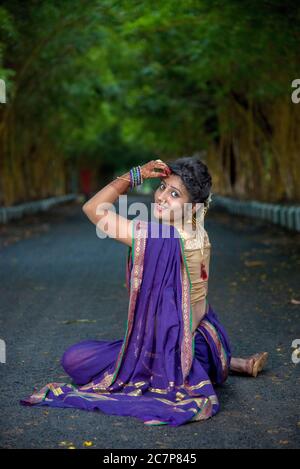 Girl in sari Stock Photos, Royalty Free Girl in sari Images | Depositphotos