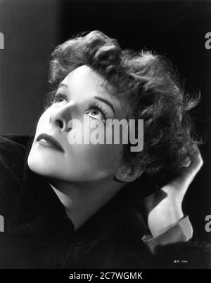 KATHARINE HEPBURN circa 1933 Portrait by Ernest BACHRACH publicity for RKO Radio Pictures Stock Photo