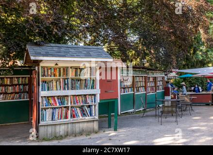 Niantic Connecticut - June 17, 2020: Book Barn in Niantic Connecticut, beautiful outdoor used bookstore. People shopping for books. Stock Photo