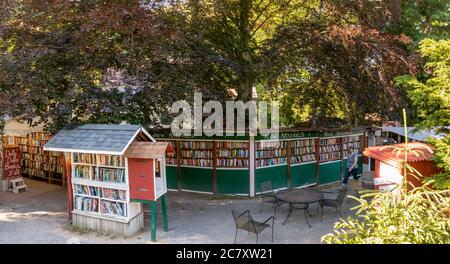 Niantic Connecticut - June 17, 2020: Book Barn in Niantic Connecticut, beautiful outdoor used bookstore. People shopping for books. Stock Photo