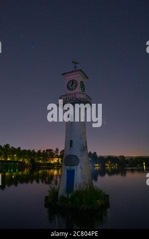 The Scott Memorial at night with comet Neowise showing to the right. Roath Park Lake, Cardiff,  Wales, UK Stock Photo