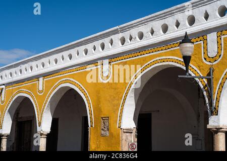 Architectural detail in Izamal, Yucatan, Mexico, known as the Yellow Town.  The Historical City of Izamal is a UNESCO World Heritage Site. Stock Photo