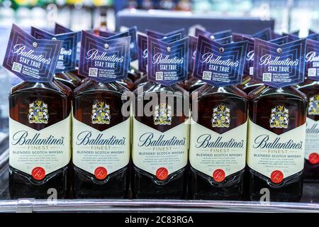 Ballantines bottle hi-res stock photography and images - Alamy