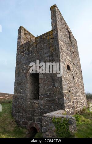 The ruins of Giew Mine engine house on Trink Hill, Towednack, Cornwall, UK Stock Photo