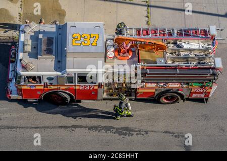 New York, USA. 21st July, 2020. FDNY responding to a fire emergency in Bushwick, NY on July 21, 2020. (Photo by Erik McGregor/Sipa USA) Credit: Sipa USA/Alamy Live News Stock Photo