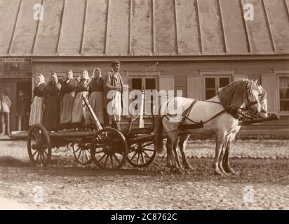 Peasants on a cart at Pernau (Parnu), Russia Stock Photo