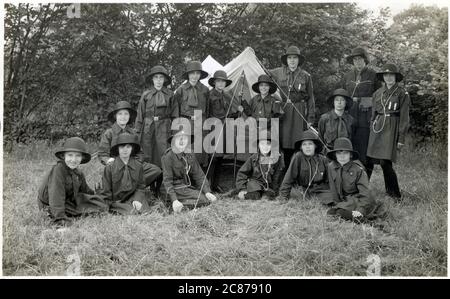 Woodland School, High Wycombe, Buckinghamshire - Girl Guide troupe camping trip. Stock Photo