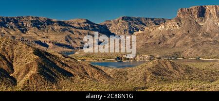 Apache Lake in Mazatzal Range in Superstition Mountains, view from Apache Trail road, Arizona, USA Stock Photo
