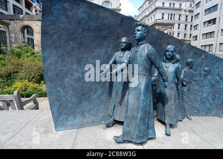 London, England, UK. Christ's Hospital Sculpture (Andrew F Brown: 2017) commemorating the hospital opened by King Edward VIII in 1552 to house, feed a Stock Photo