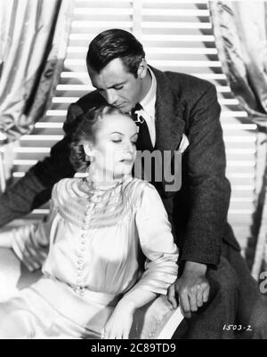 CAROLE LOMBARD and GARY COOPER in NOW AND FOREVER 1934 director HENRY HATHAWAY costumes TRAVIS BANTON Paramount Pictures Stock Photo