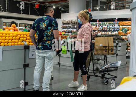 Shoppers in the produce department in the new Whole Foods Manhattan West in the Hudson Yards neighborhood of New York on opening day, Friday, July 17, 2020. (© Richard B. Levine) Stock Photo