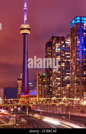 Toronto skyline featuring the CN Tower Stock Photo - Alamy