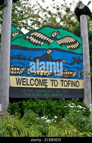 Welcome to Tofino sign in the coastal town of Tofino, British Columbia, Canada, on Vancouver Island. Stock Photo