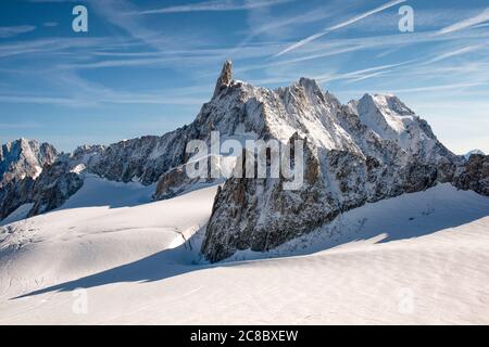 Mont Blanc - View from Punta Helbronner on the Gigante glacier and the Dente del Gigante group with the Rochefort ridge up to the Grandes Jorasses Stock Photo