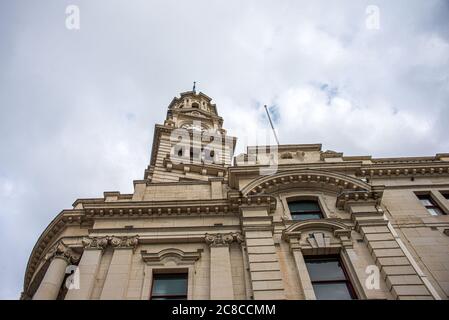 Auckland Town Hall building, and clock tower in Aotea Square, Queen Street Stock Photo