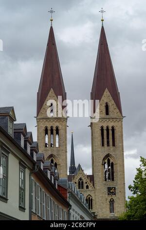 Halberstadt, Germany. 09th July, 2020. The towers of the cathedral. On the rood screen of the church the wooden triumphal cross group has been restored in the last months. The cross from 1220 shows the crucifixion scene on Golgotha. Credit: Klaus-Dietmar Gabbert/dpa-Zentralbild/dpa/Alamy Live News Stock Photo