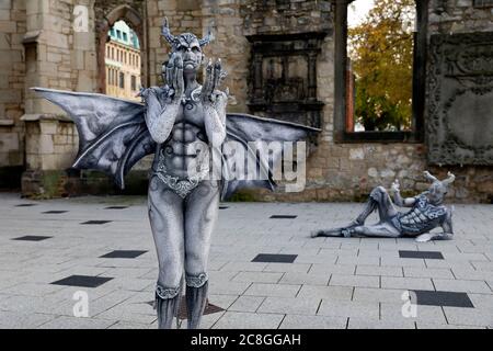 GEEK ART - Bodypainting and Transformaking: Gargoyle photoshooting with Enrico Lein and Marlena Wieland at the Nikolai church in Hannover. - A project by photographer Tschiponnique Skupin and bodypainter Enrico Lein