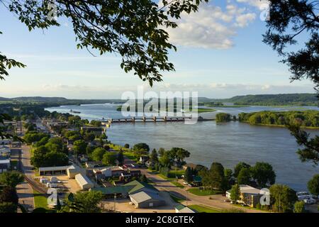 Overlooking the town of Bellevue and the Mississippi River on a Summer afternoon.  Bellevue, Iowa, USA Stock Photo